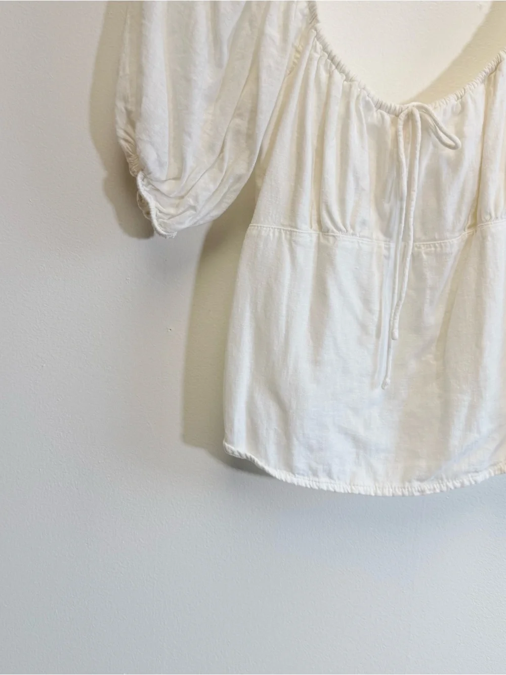 Abercrombie & Fitch White Puff Sleeve Bow Tie Front Smocked Peasant Top Small